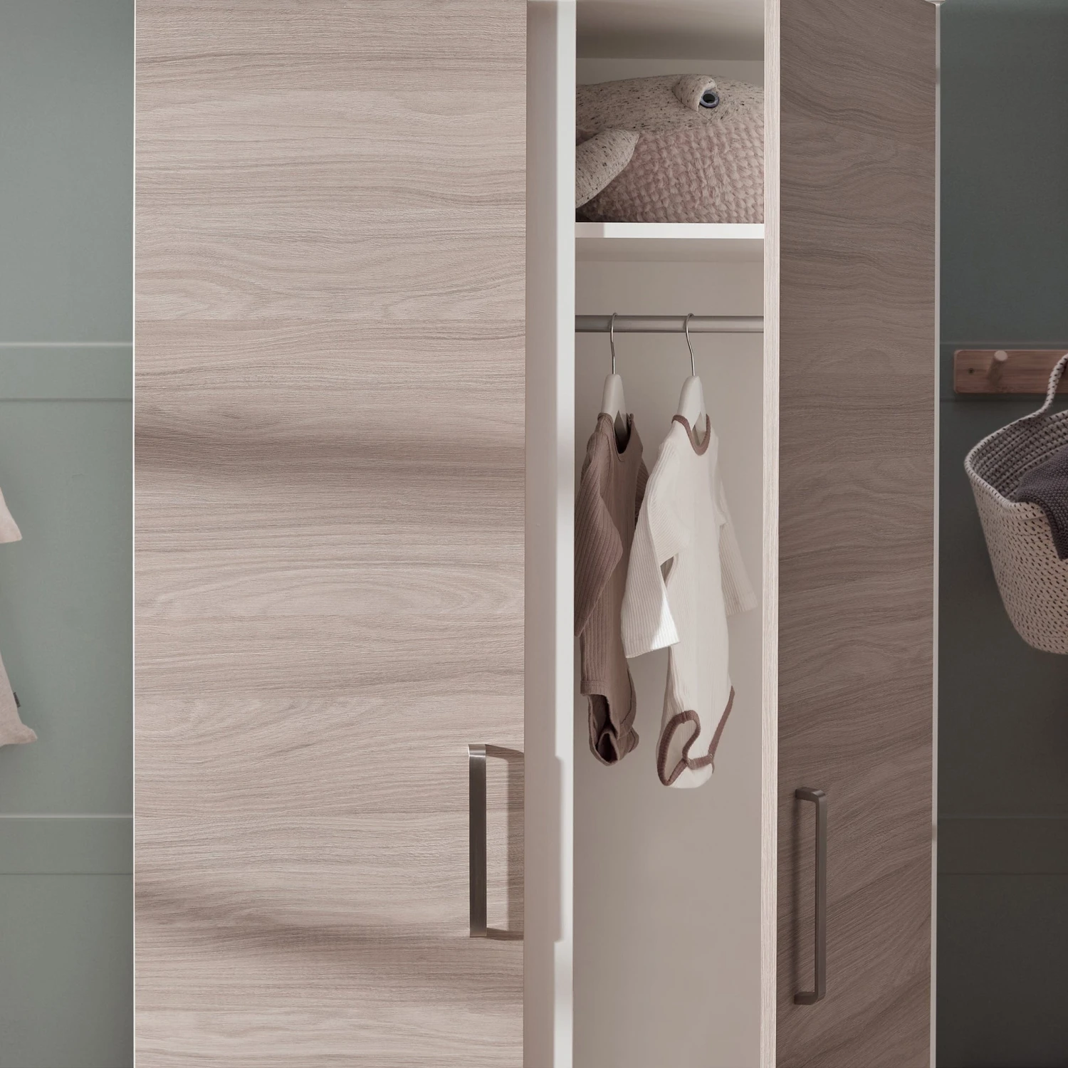 Silver Cross Finchley 2-Piece Wardrobe Roomset - Oak 16 Silver Cross Finchley 2-Piece Wardrobe Roomset - Oak - Image 14